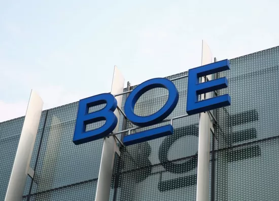 BOE станет основным поставщиком OLED-панелей для iPhone SE 4