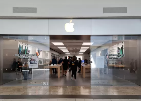 Apple изменила гарантийную политику: тонкие трещины на дисплеях iPhone и Apple Watch теперь подлежат платному ремонту