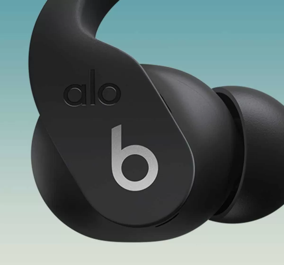 Apple анонсировала беспроводные наушники Beats Fit Pro